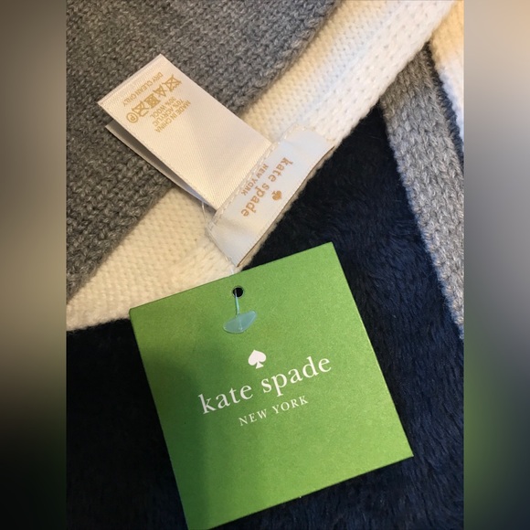 Kate Spade Heather Gray/ Cream color block muffler Pom Pom scarf NWT - Picture 5 of 6